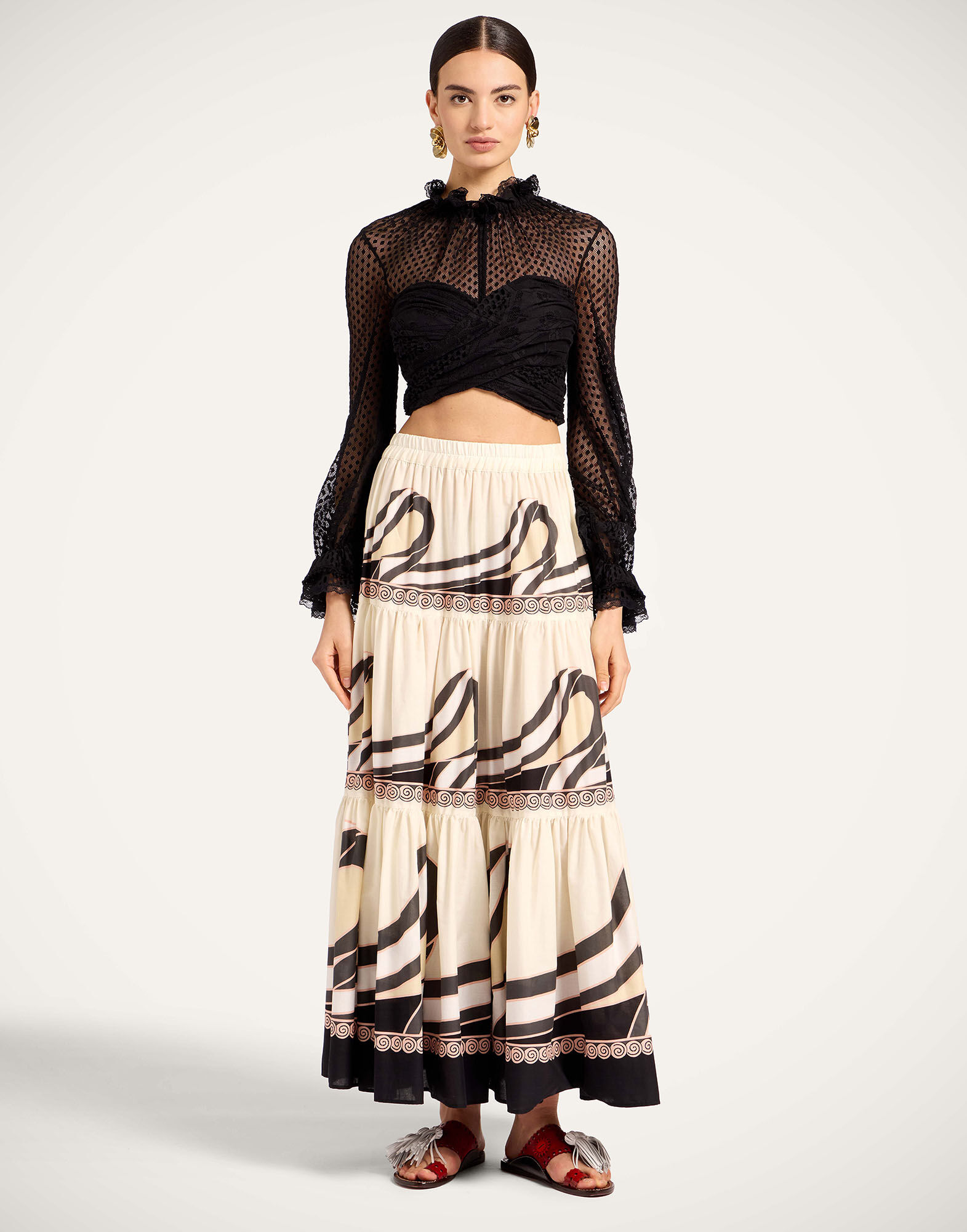 La DoubleJ Lacey En Pointe Top Solid Black TOP0200LAC009SOLIDBL01