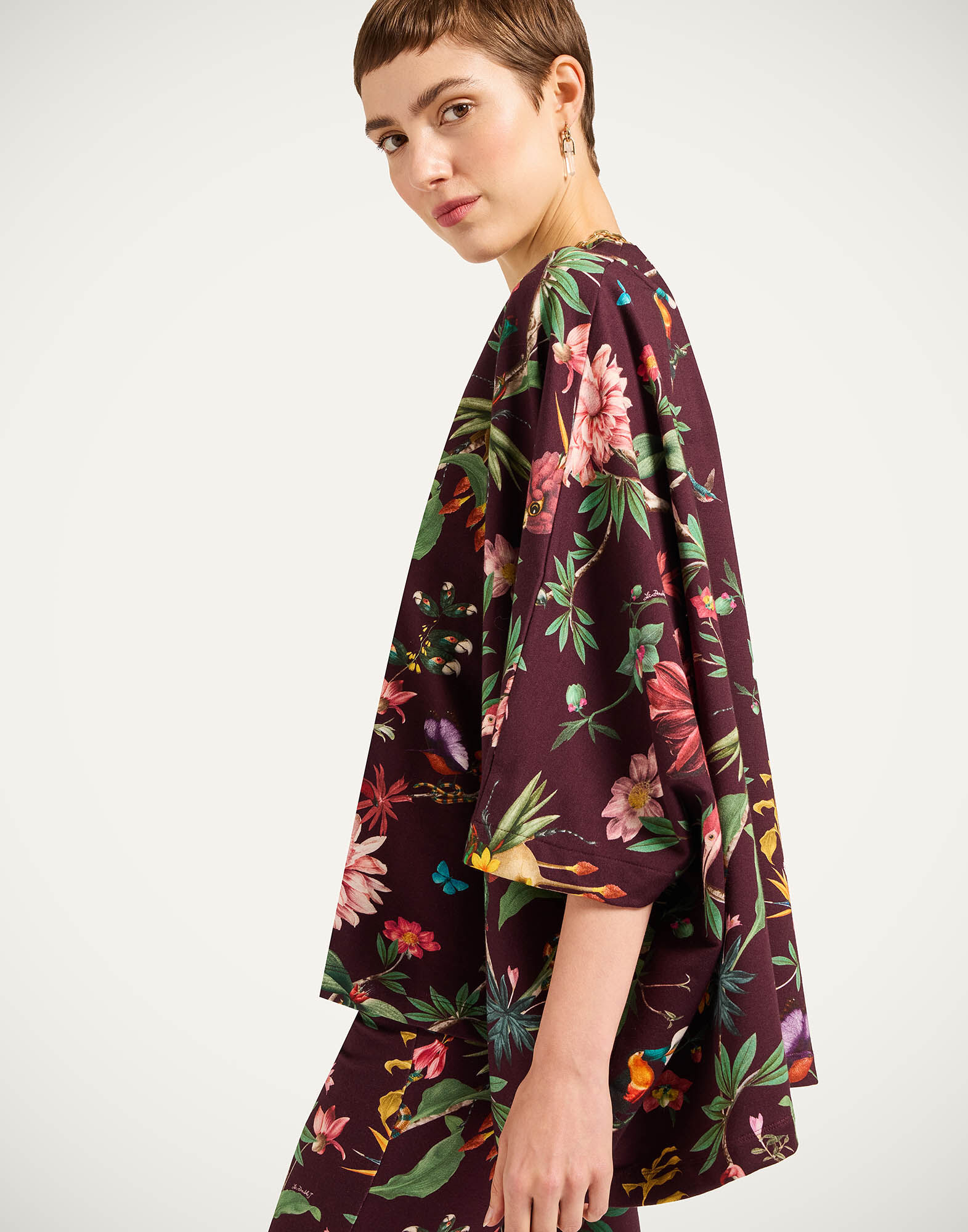 La DoubleJ Meditation Poncho Zooflora Burgundy TOP0055JER020ZOF02RE02