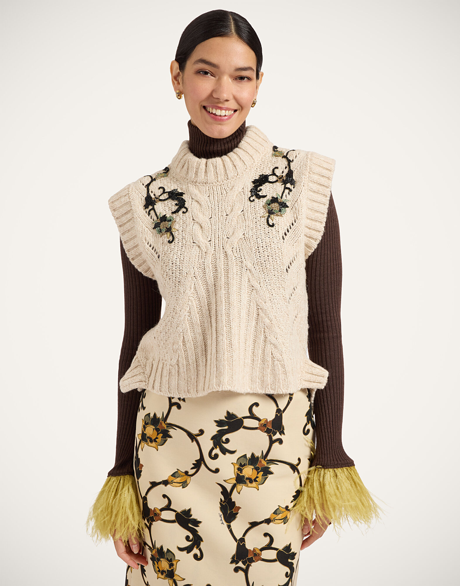 Cameo Vest La DoubleJ: Solid Ecru Cameo Vest La DoubleJ: Solid Ecru PUL0405KNI215