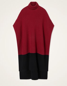 Make An Entrance Cape Bicolor La DoubleJ: Bicolor Burgundy and Black SCA0116KNI222