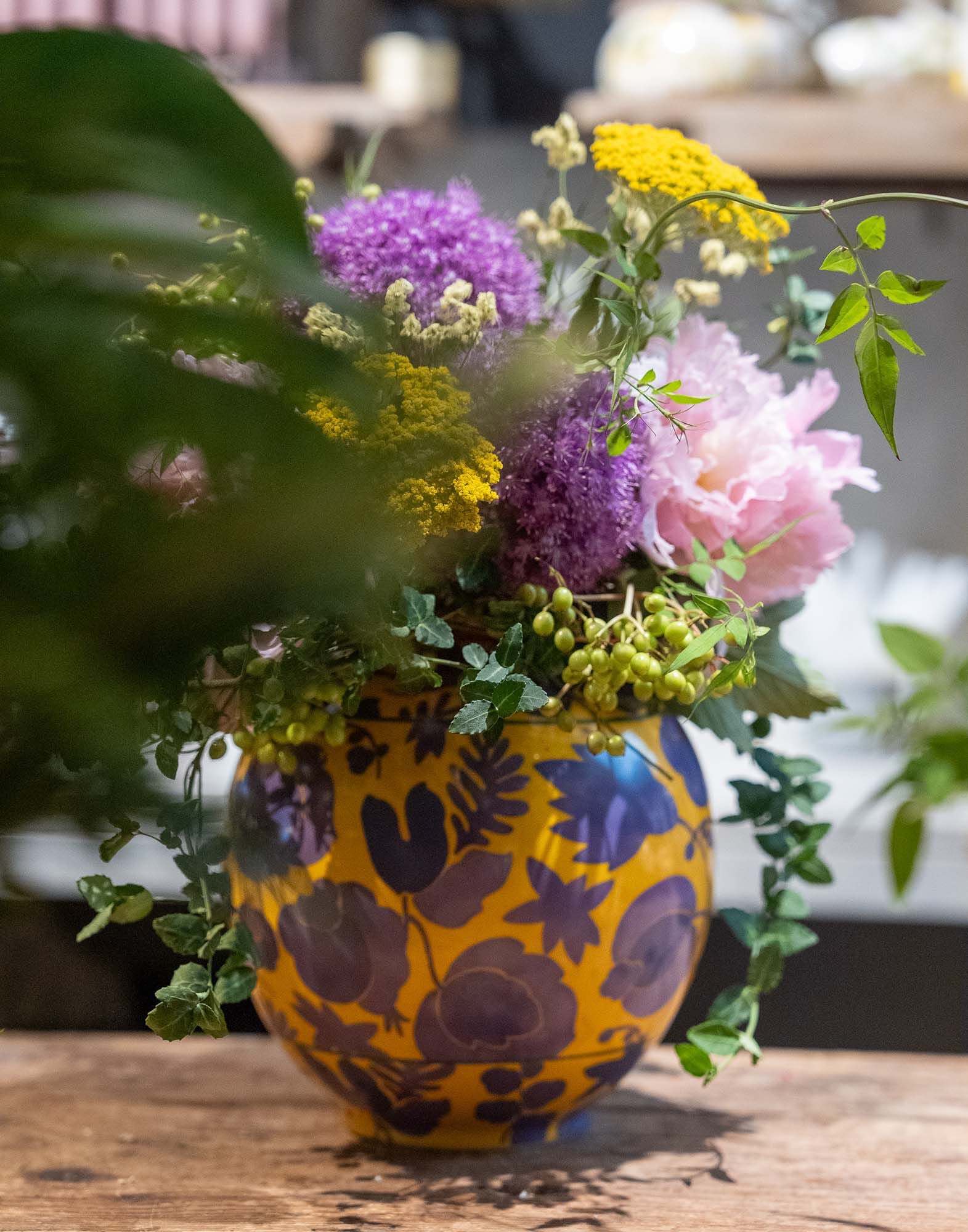 Bubble Vase La DoubleJ: Wildbird Yellow & Purple Bubble Vase La DoubleJ: Wildbird Yellow & Purple VAS0003CER001