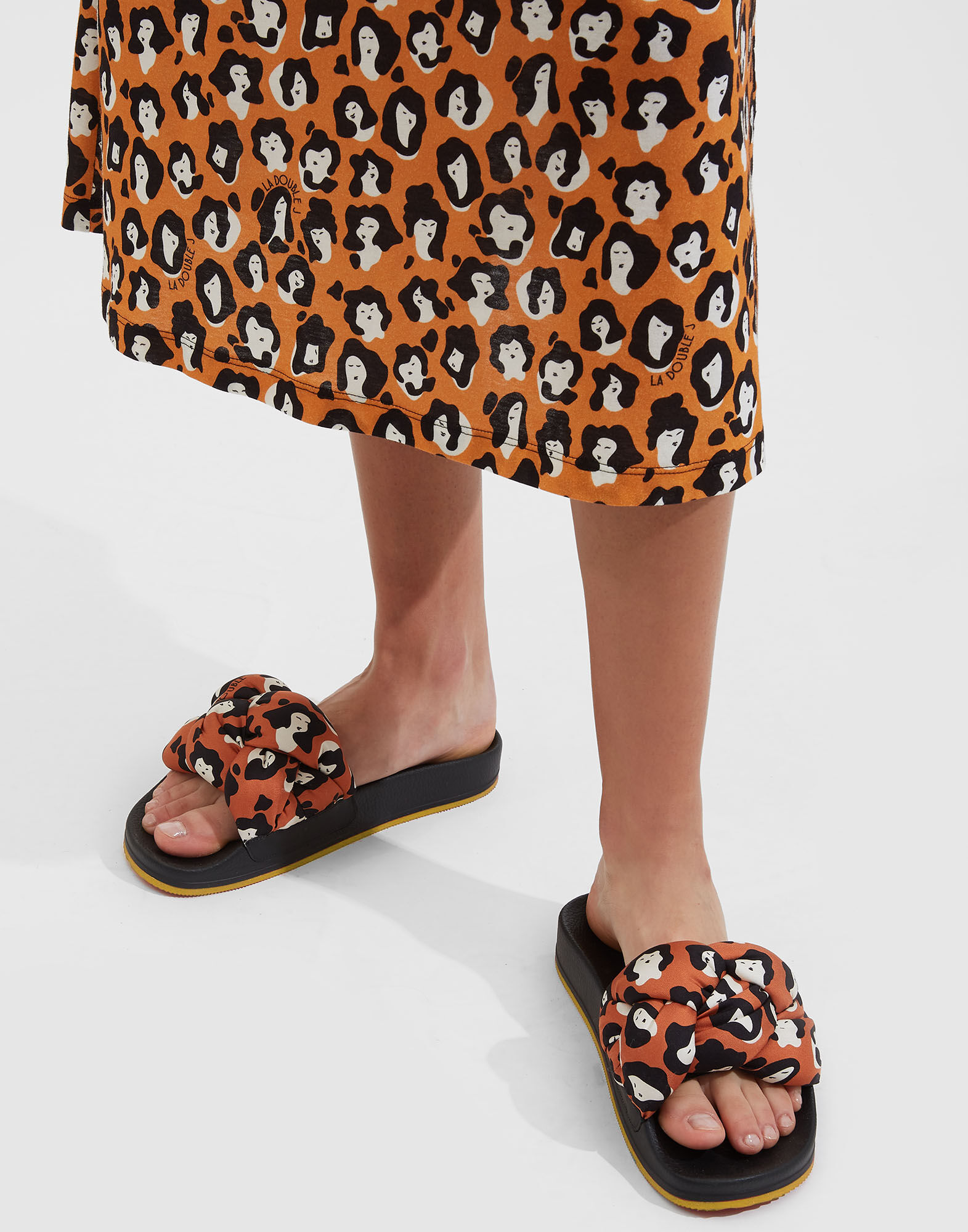 Treccia Slides La DoubleJ: Lady Leopard Treccia Slides La DoubleJ: Lady Leopard ed27_look_16