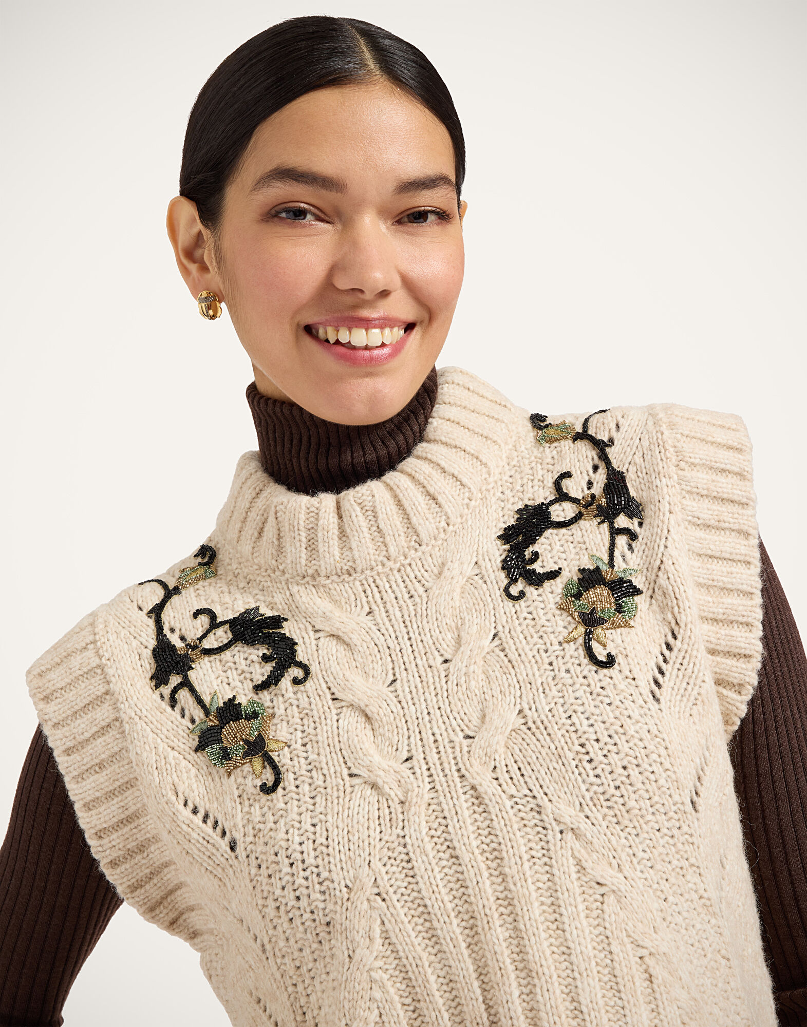 Cameo Vest La DoubleJ: Solid Ecru Cameo Vest La DoubleJ: Solid Ecru PUL0405KNI215