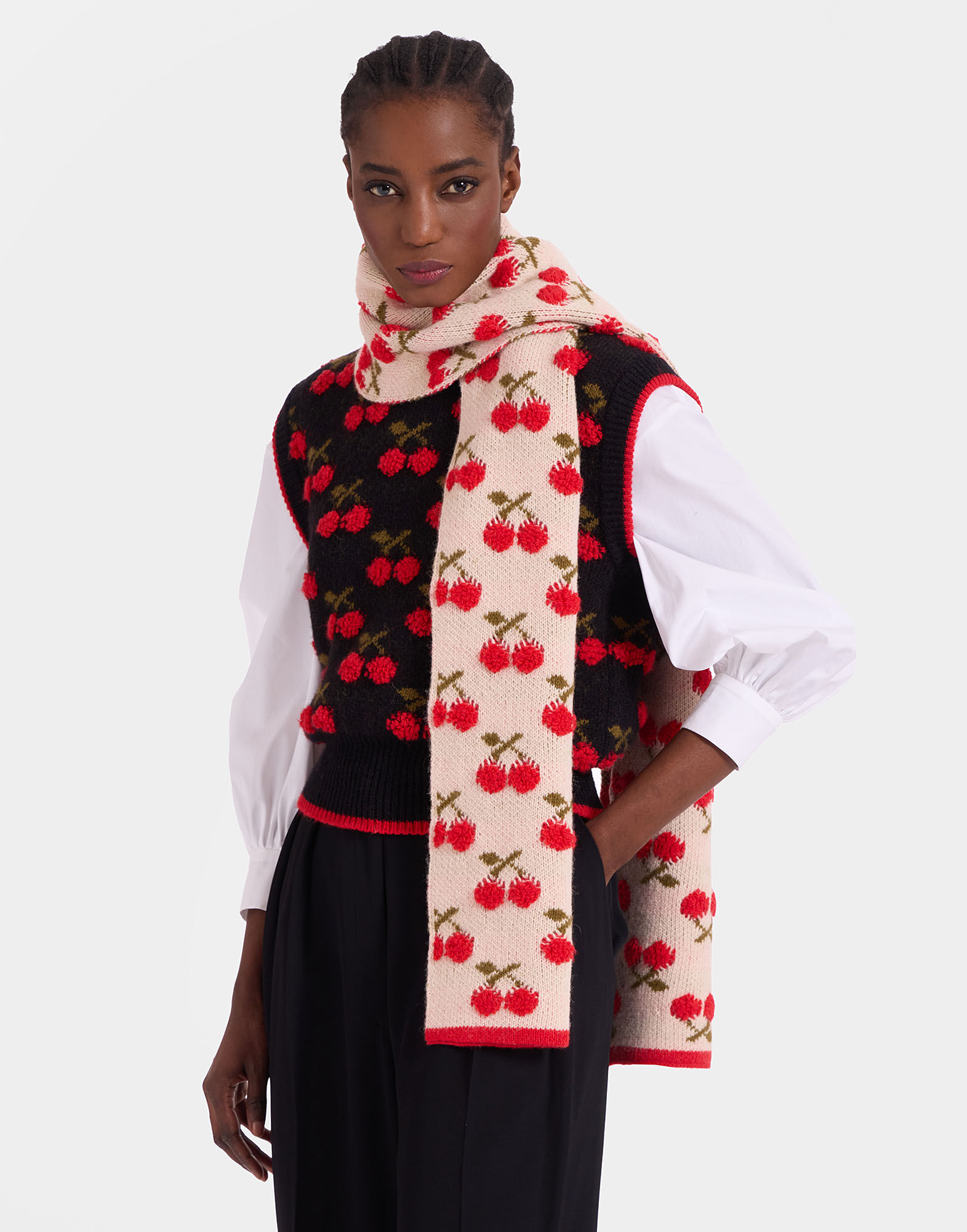 Cherry Scarf La DoubleJ: Off White Cherry Scarf La DoubleJ: Off White SCA0041KNI092