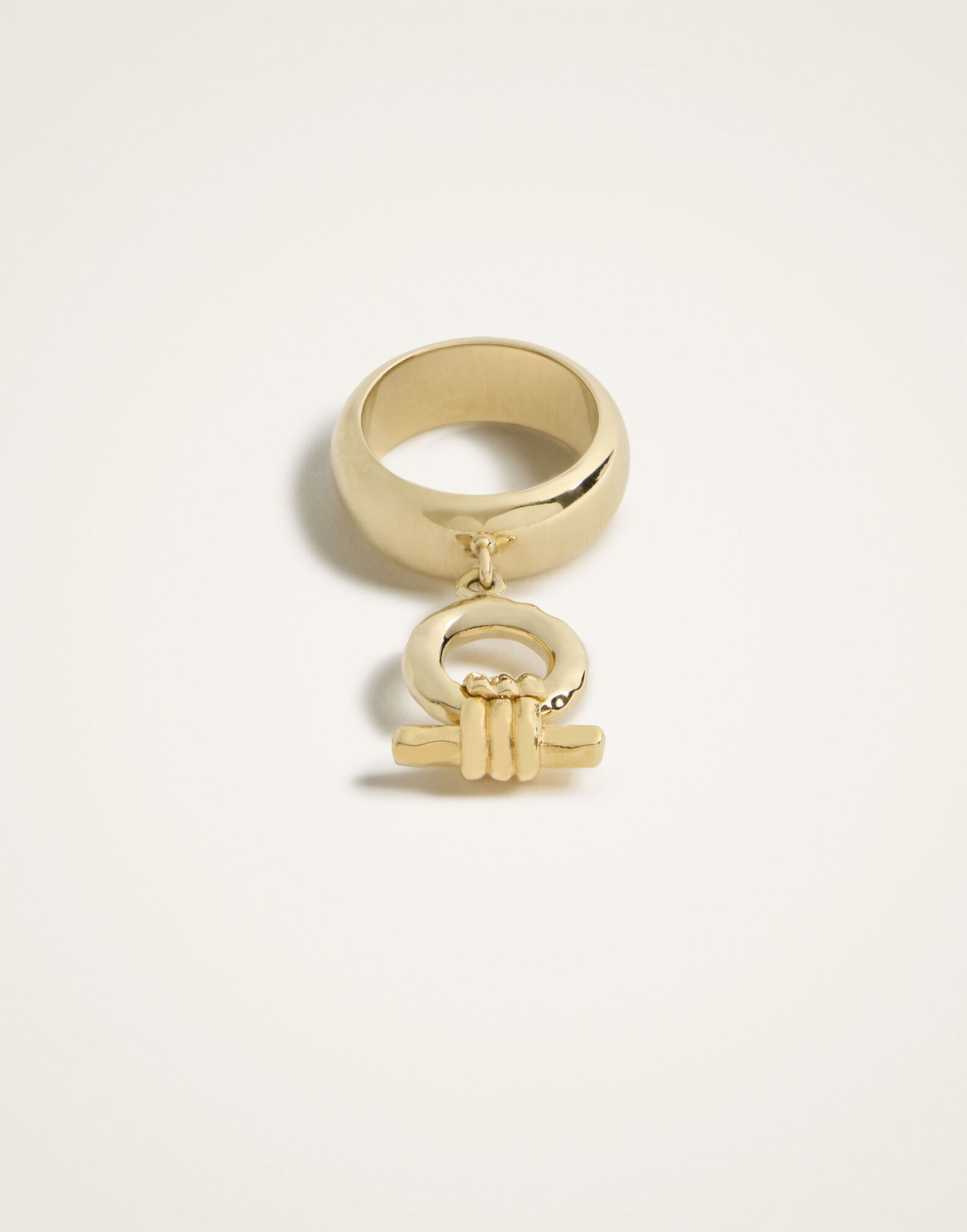 Shen Loop Ring La DoubleJ: 24K Gold Plate Shen Loop Ring La DoubleJ: 24K Gold Plate RIN0014BRA003