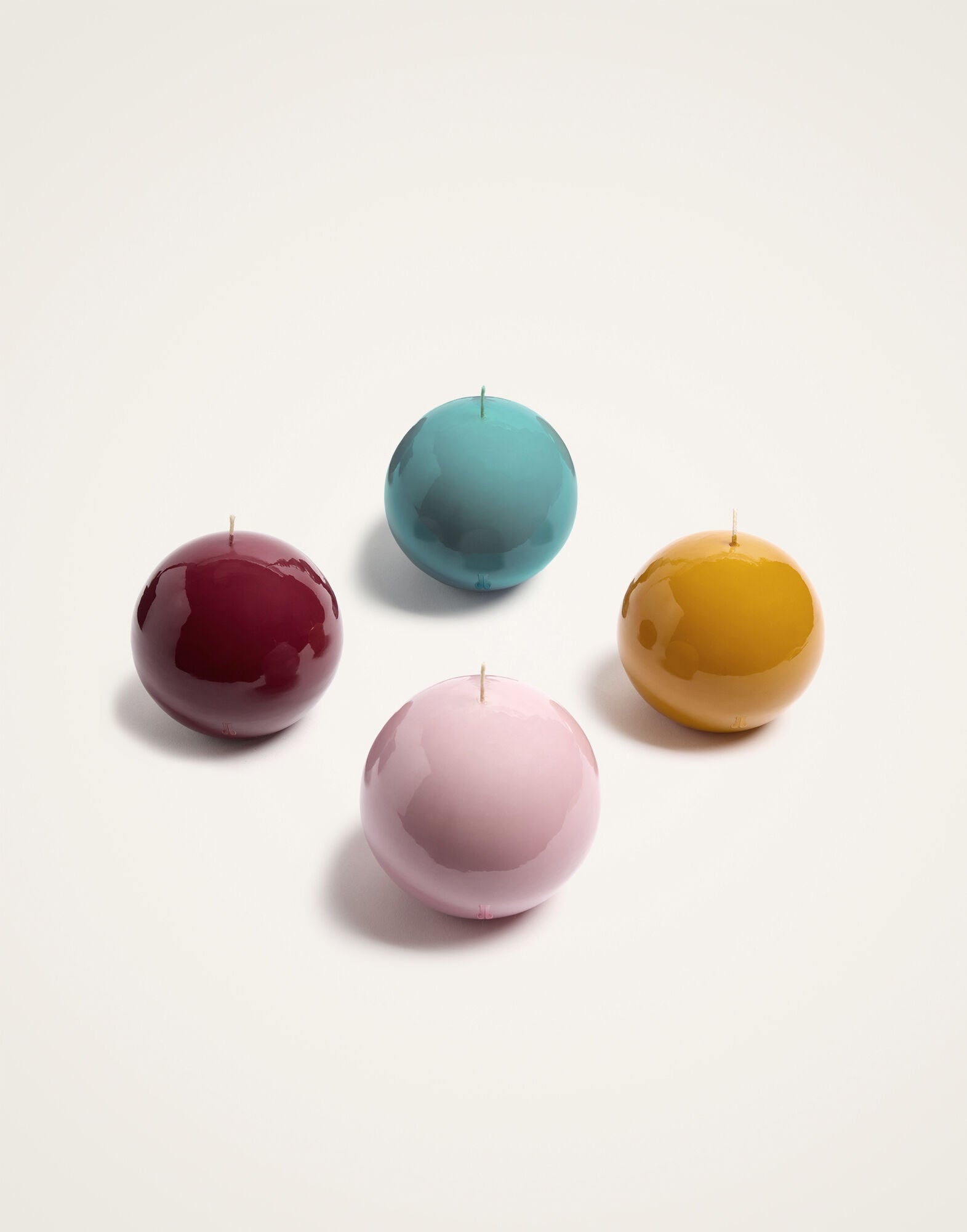 Candle Sphere Set of 4 La DoubleJ: Multicolor CAN0022WAX001