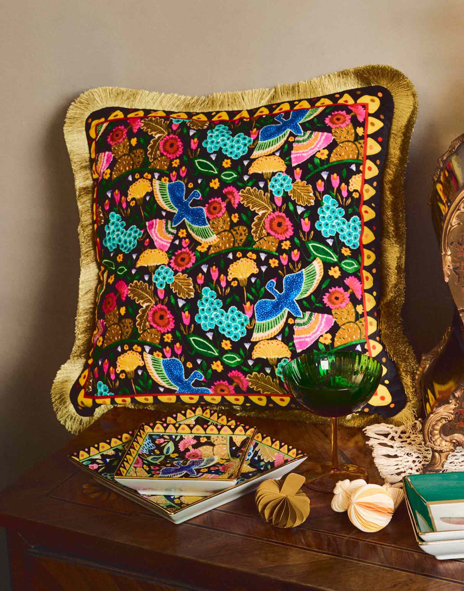 Velvet Cushion La DoubleJ: Colombo Black Velvet Cushion La DoubleJ: Colombo Black CUS0012COT060
