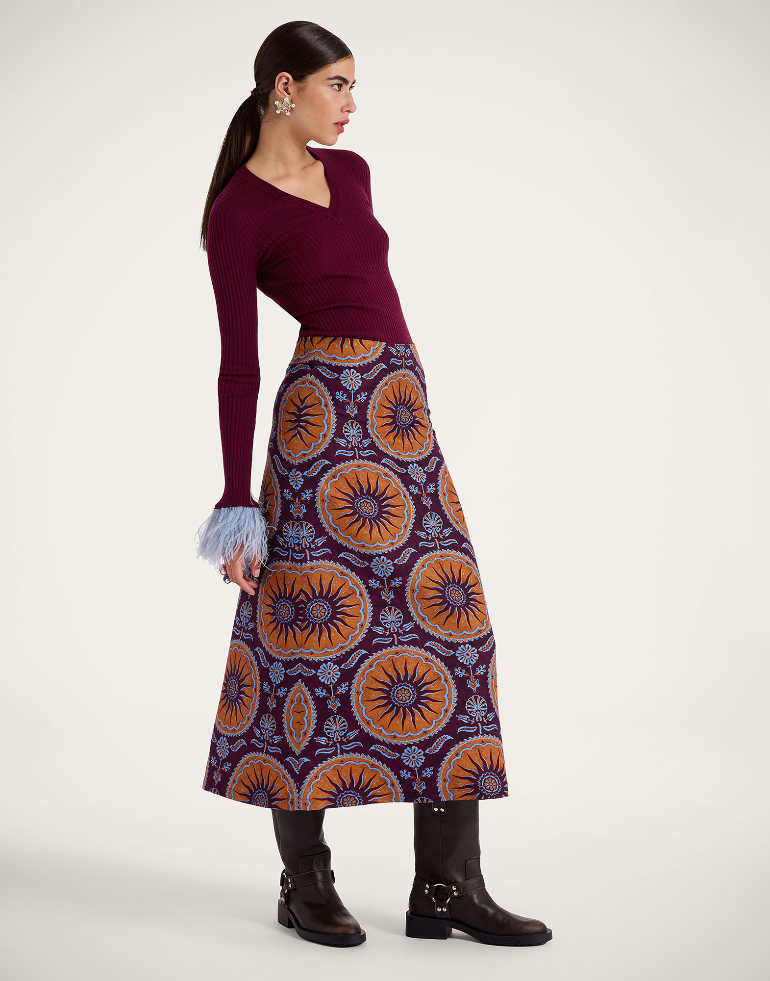 V-Neck High Kick Top La DoubleJ: Solid Burgandy V-Neck High Kick Top La DoubleJ: Solid Burgandy PUL0206KNI122