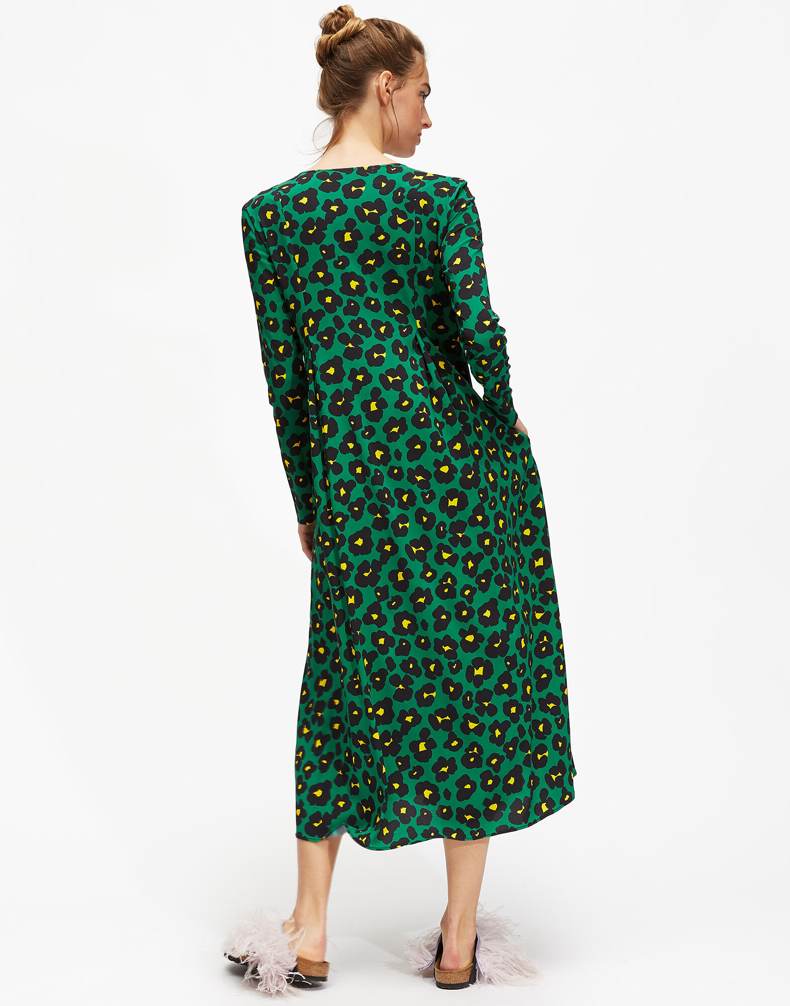 V Trapezio Dress La DoubleJ: Flower Leopard Verde V Trapezio Dress LaDoubleJ: Flower Leopard Verde DRE0127VIS001
