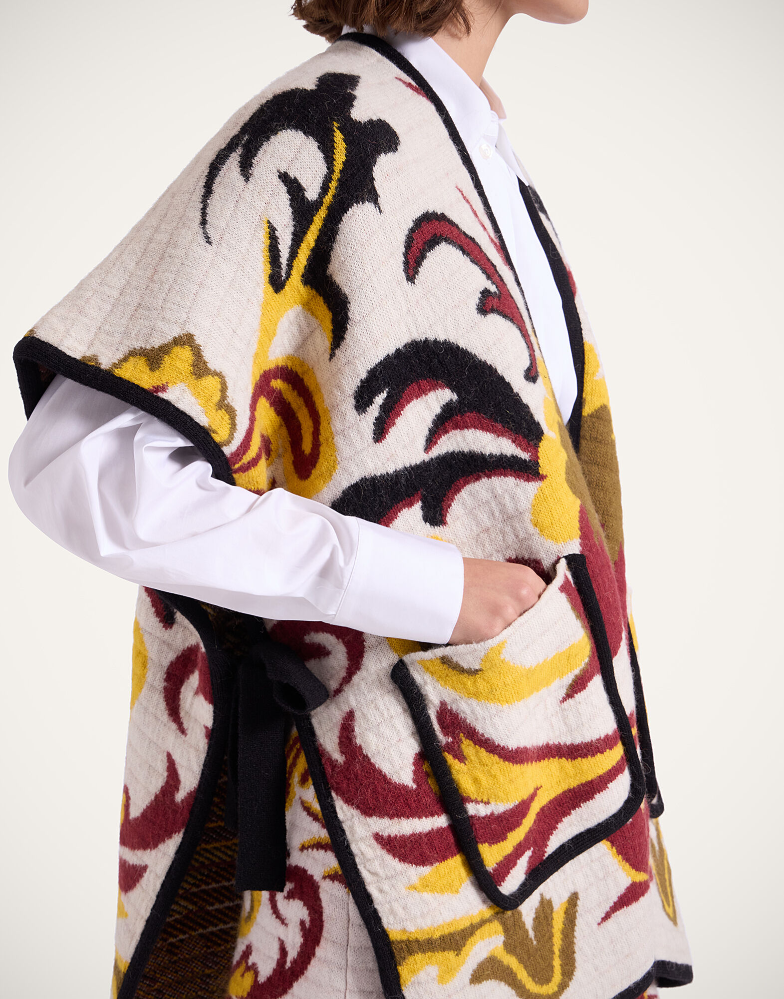 In My Power Knit Scarf Cape La DoubleJ: Multicolor Ivory & Red In My Power Knit Scarf Cape La DoubleJ: Multicolor Ivory & Red SCA0083KNI177