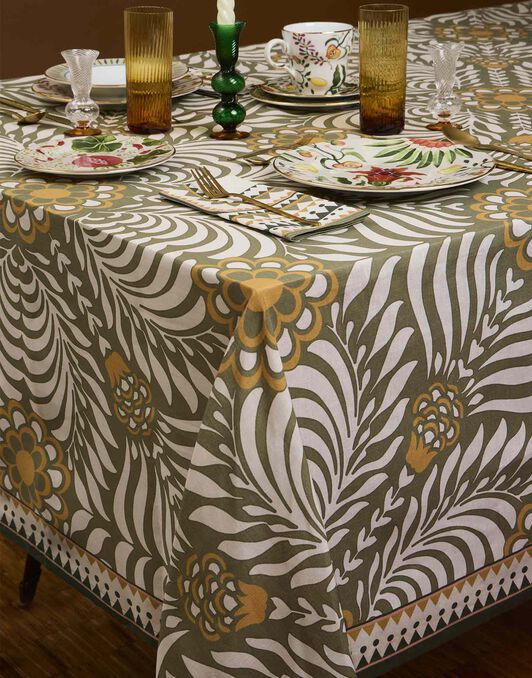 Medium Tablecloth La DoubleJ: TudorLight Green Medium Tablecloth La DoubleJ: TudorLight Green TBC0002LIN001