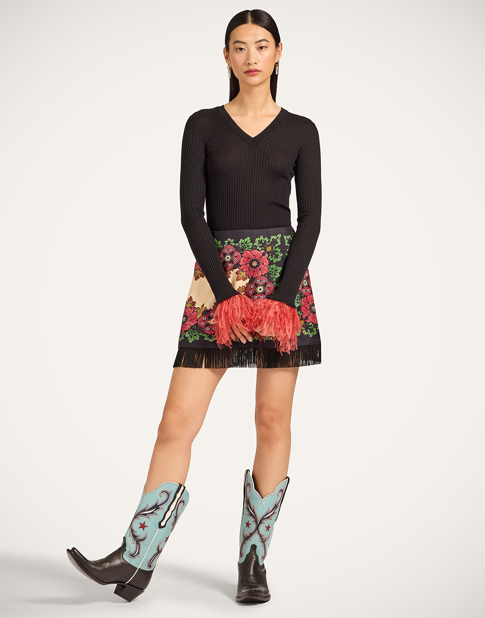 V-Neck High Kick Top La DoubleJ: Solid Black V-Neck High Kick Top La DoubleJ: Solid Black PUL0206KNI122