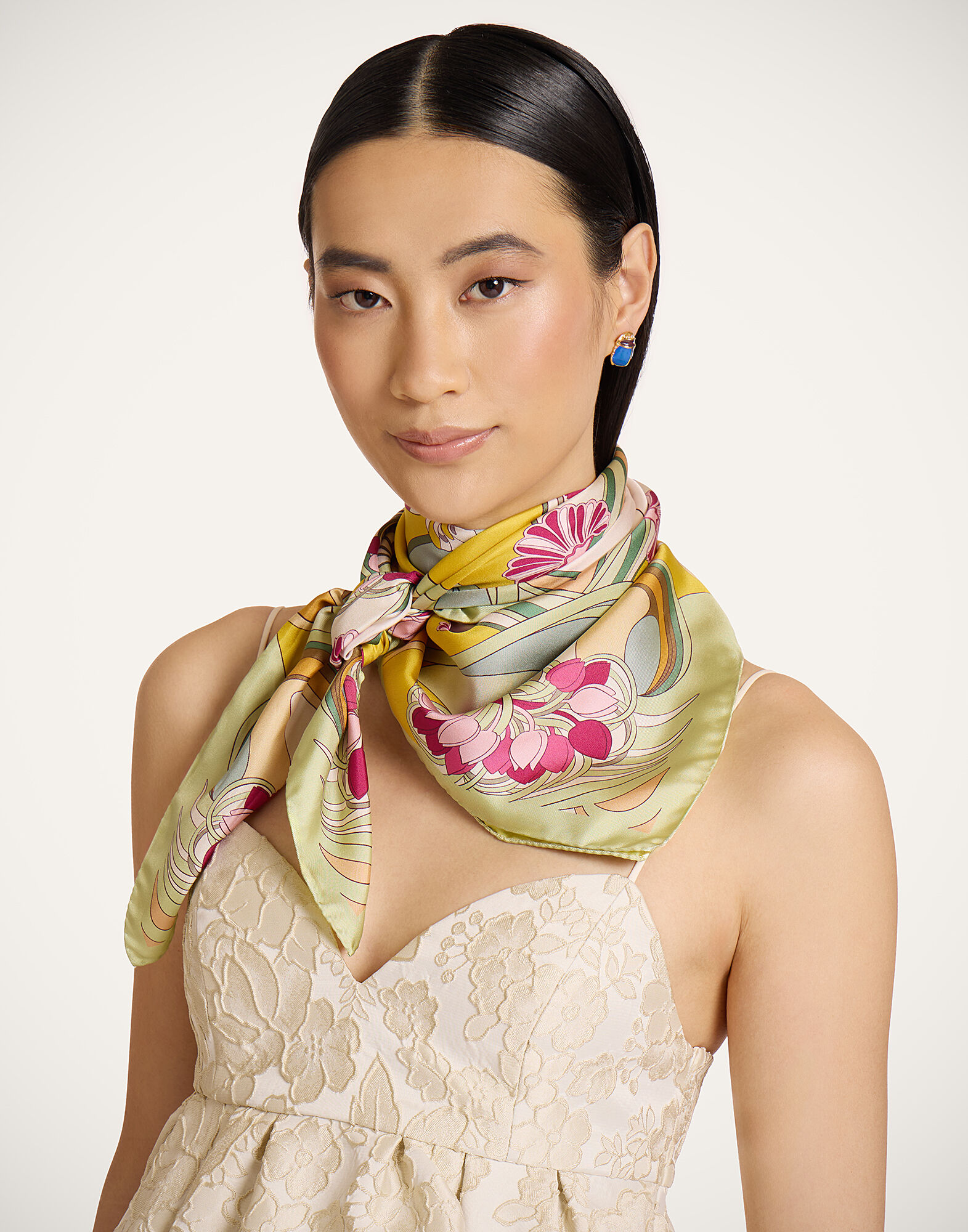 Reversible Foulard 90 La DoubleJ: Florette Placée Fuchsia Reversible Foulard 90 La DoubleJ: Florette Placée Fuchsia SCA0099SIL006