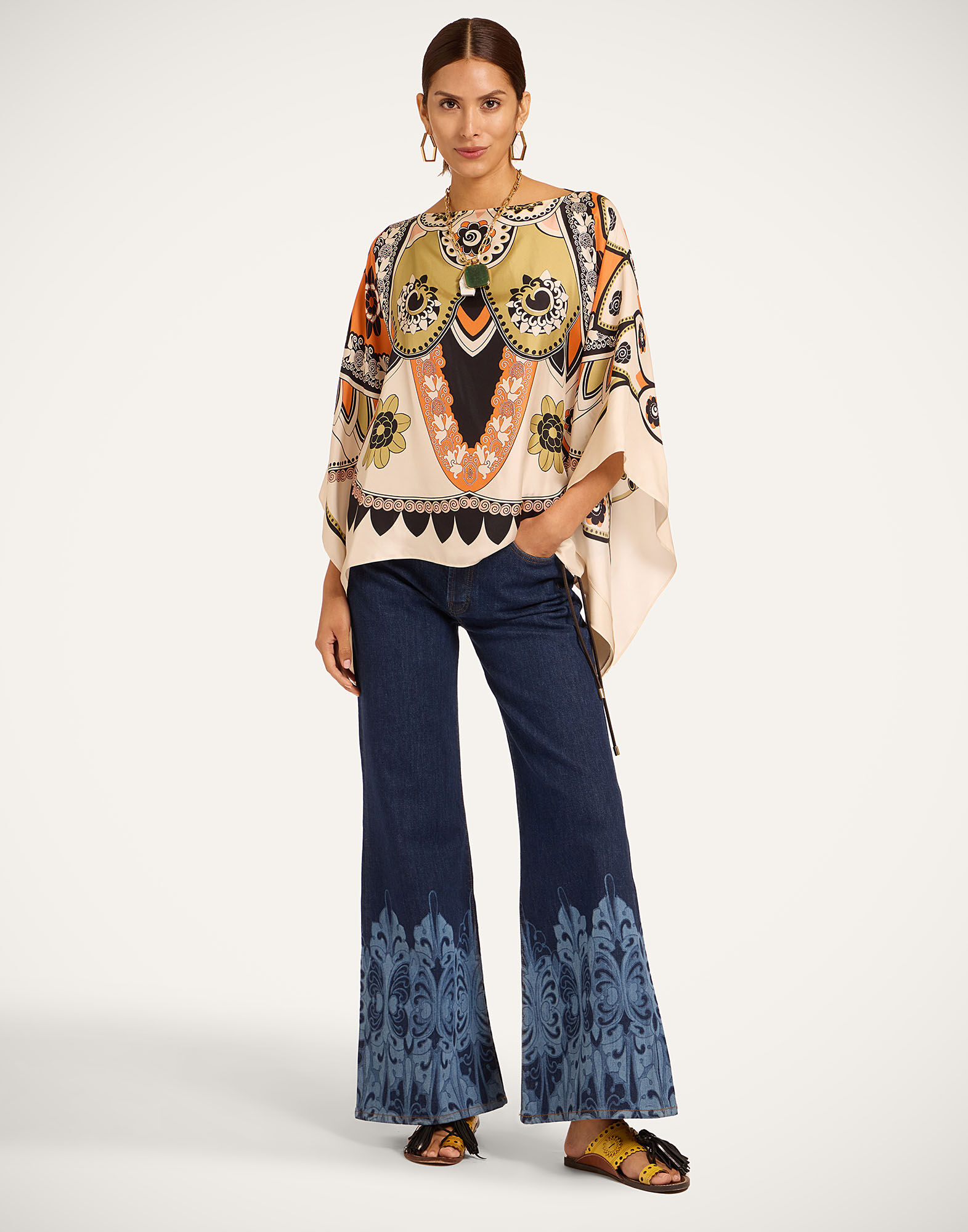 The Cropped Flare Jean La DoubleJ: Cocoon Placée Indigo The Cropped Flare Jean La DoubleJ: Cocoon Placée Indigo TRO0202DEN015