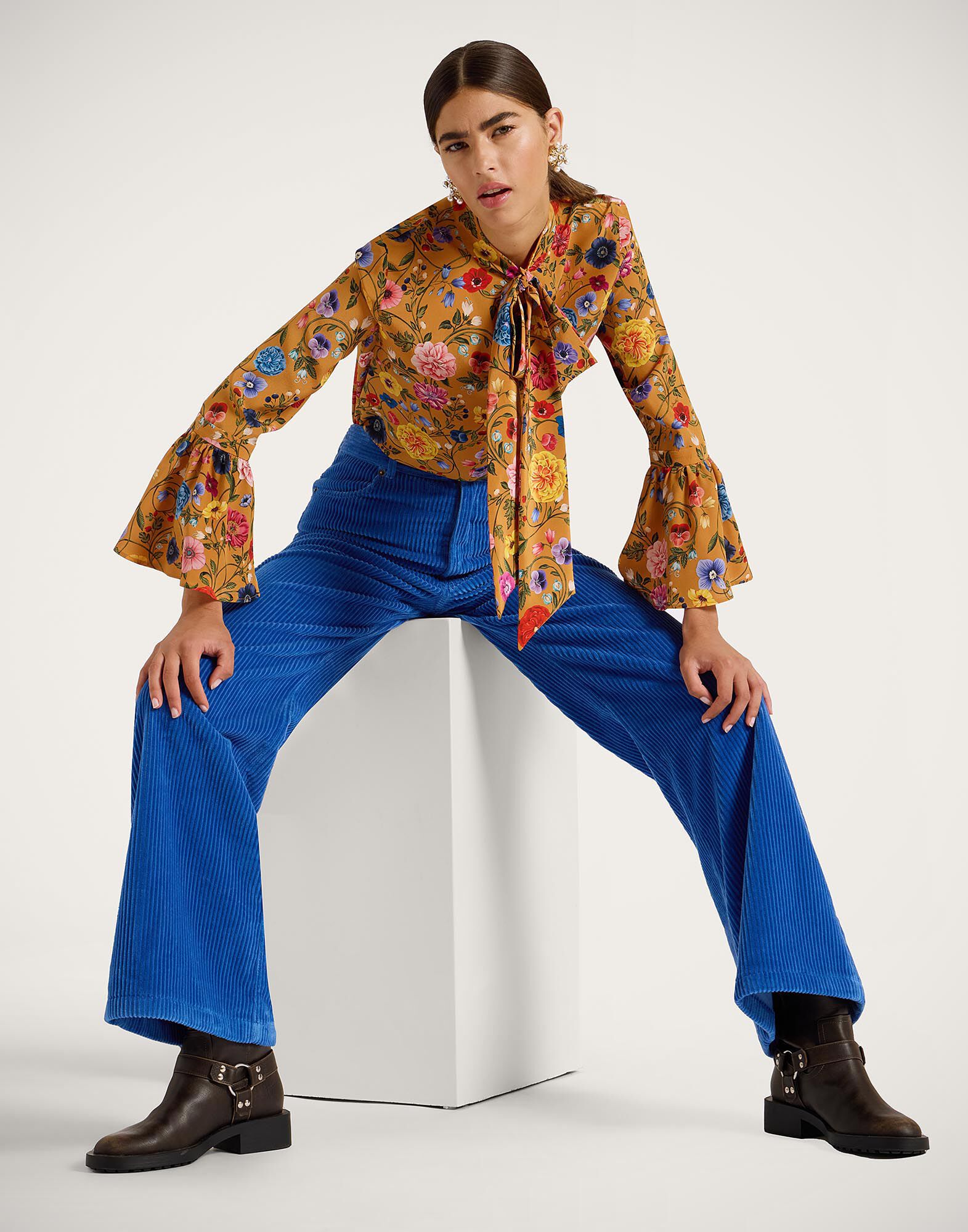 The Flare Pants La DoubleJ: Solid Light Blue The Flare Pants La DoubleJ: Solid Light Blue TRO0140VEL013