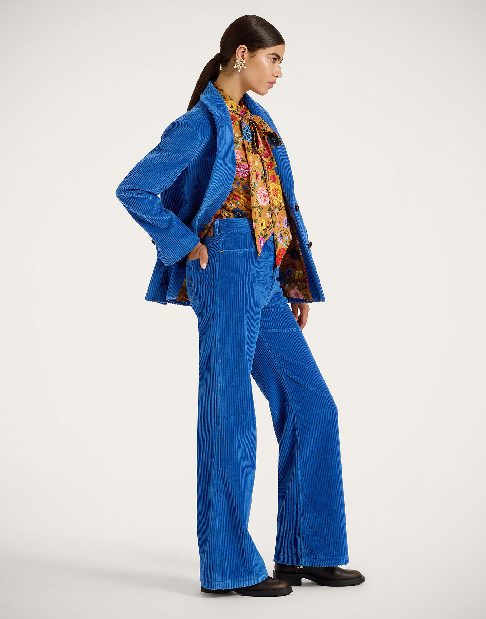 The Flare Pants La DoubleJ: Solid Light Blue The Flare Pants La DoubleJ: Solid Light Blue TRO0140VEL013