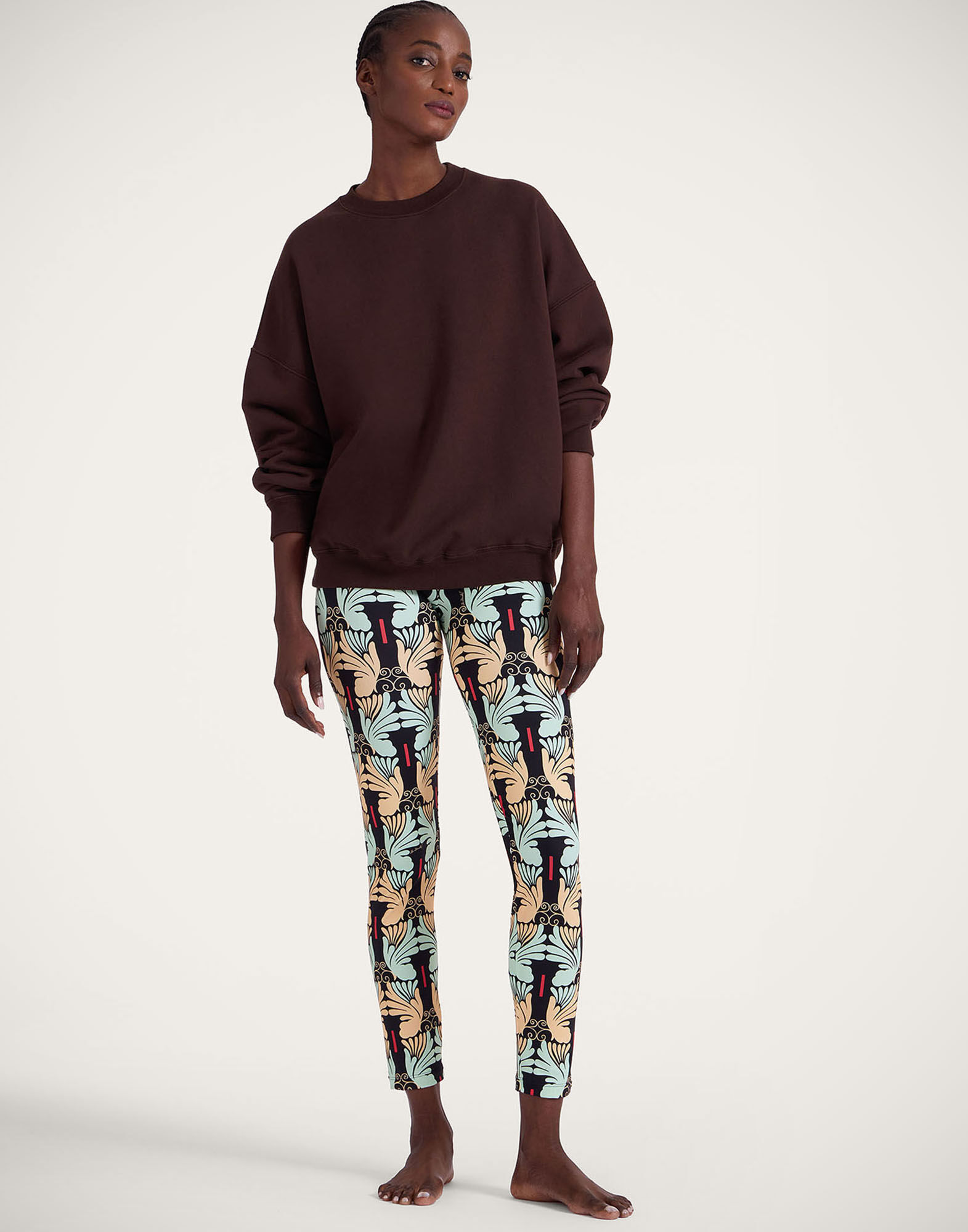 Off Court Sweatshirt La DoubleJ: Solid Brown Off Court Sweatshirt La DoubleJ: Solid Brown SWE0035JER054