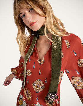 Ella 2-Ways Stole La DoubleJ: Solid Military Green HEB0024VEL015