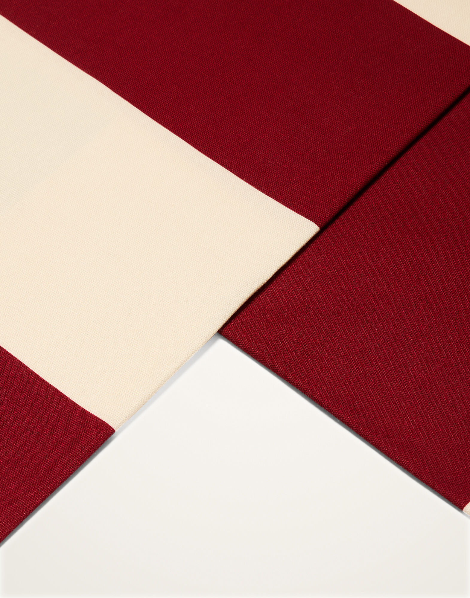 Medium Tablecloth La DoubleJ: Contrada Bordeaux Medium Tablecloth La DoubleJ: Contrada Bordeaux TBC0019COT073