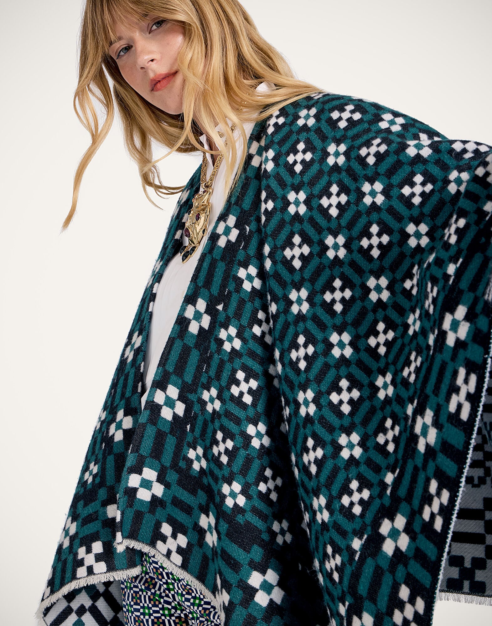 Soul Poncho La DoubleJ: Byte Placée Green Soul Poncho La DoubleJ: Byte Placée Green SCA0059WOL025