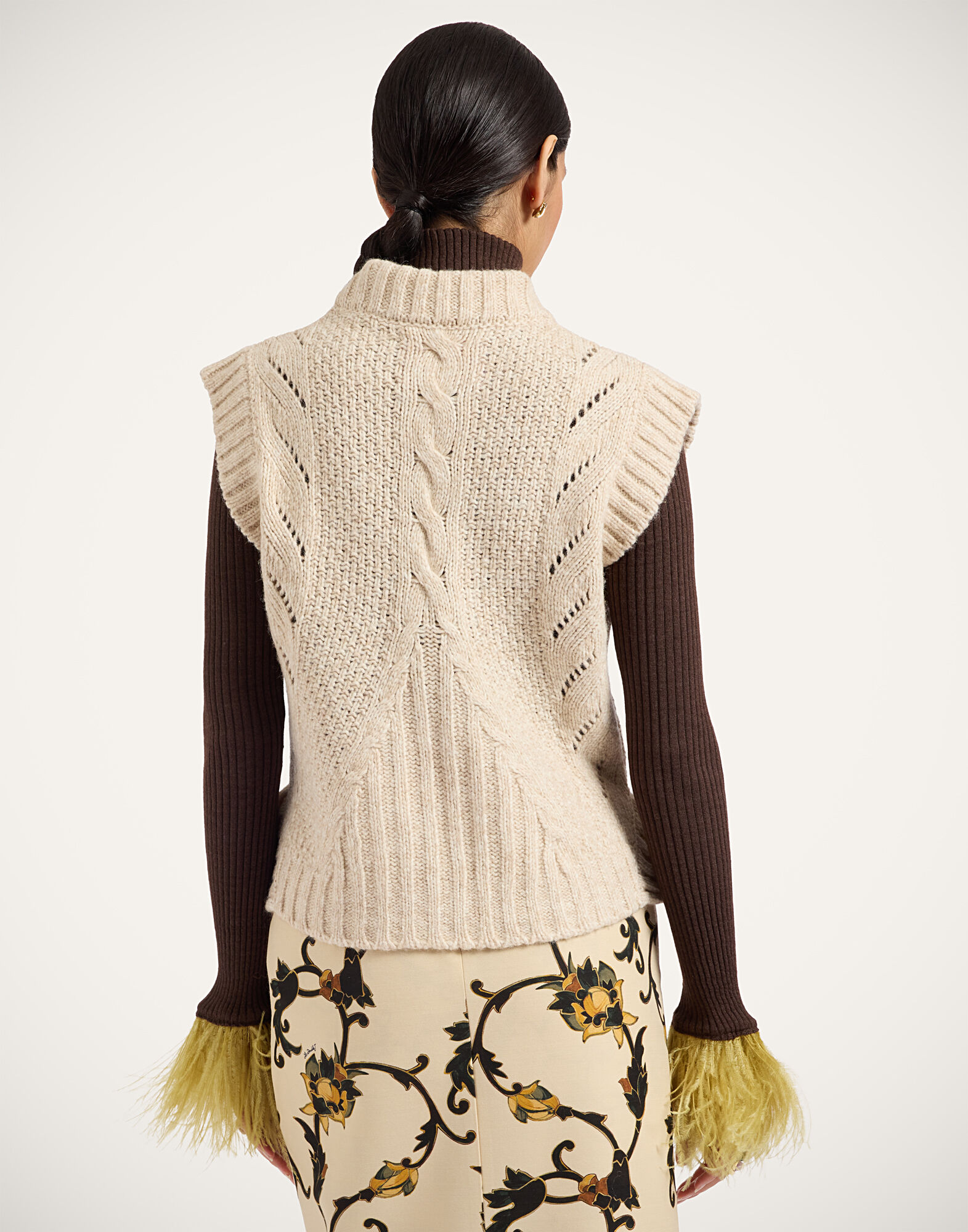 Cameo Vest La DoubleJ: Solid Ecru Cameo Vest La DoubleJ: Solid Ecru PUL0405KNI215