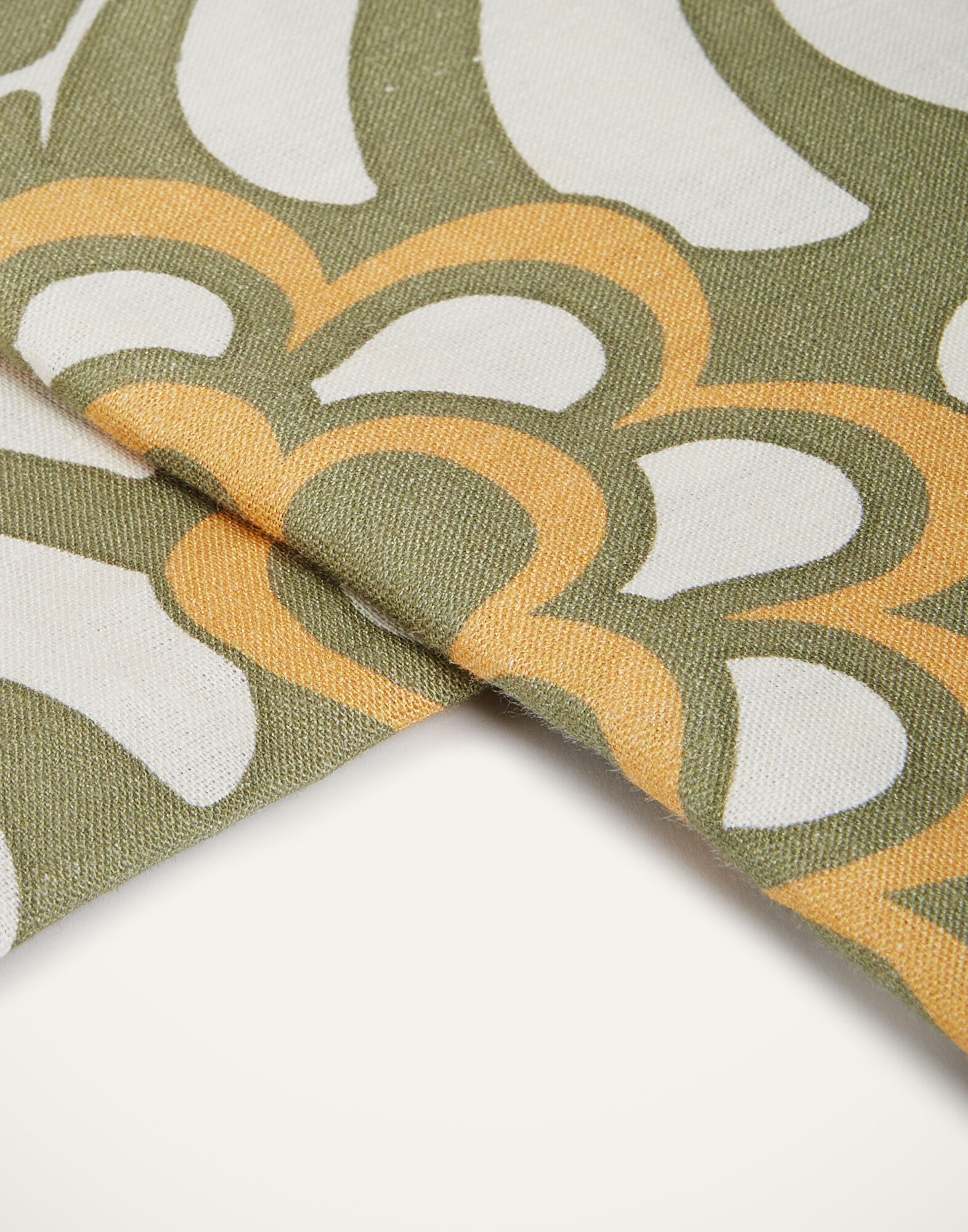 Medium Tablecloth La DoubleJ: TudorLight Green Medium Tablecloth La DoubleJ: TudorLight Green TBC0002LIN001