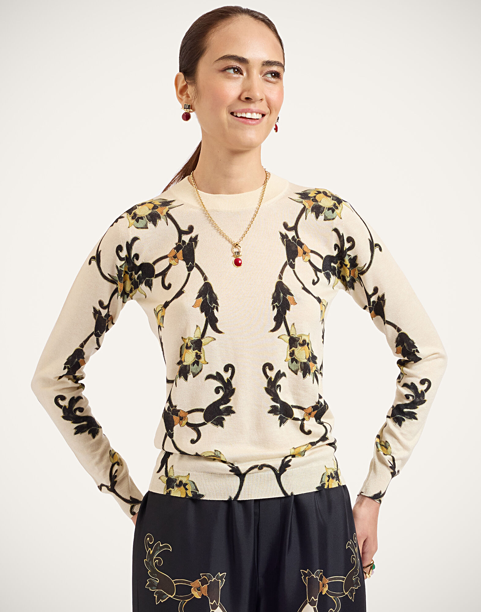Silky Crew Neck La DoubleJ: Buttercup Placée White Silky Crew Neck La DoubleJ: Buttercup Placée White PUL0305KNI172
