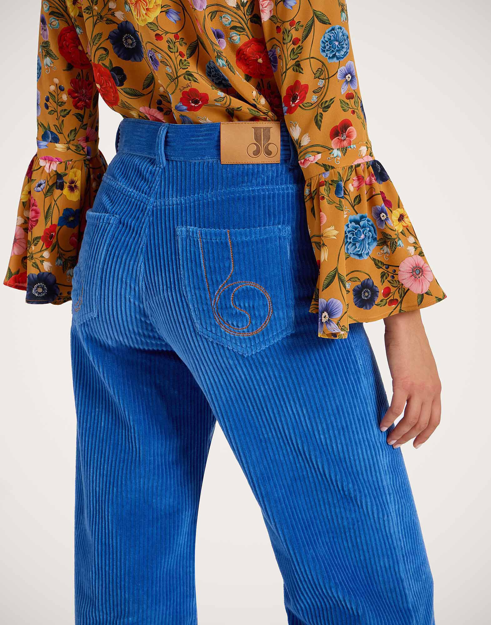 The Flare Pants La DoubleJ: Solid Light Blue The Flare Pants La DoubleJ: Solid Light Blue TRO0140VEL013