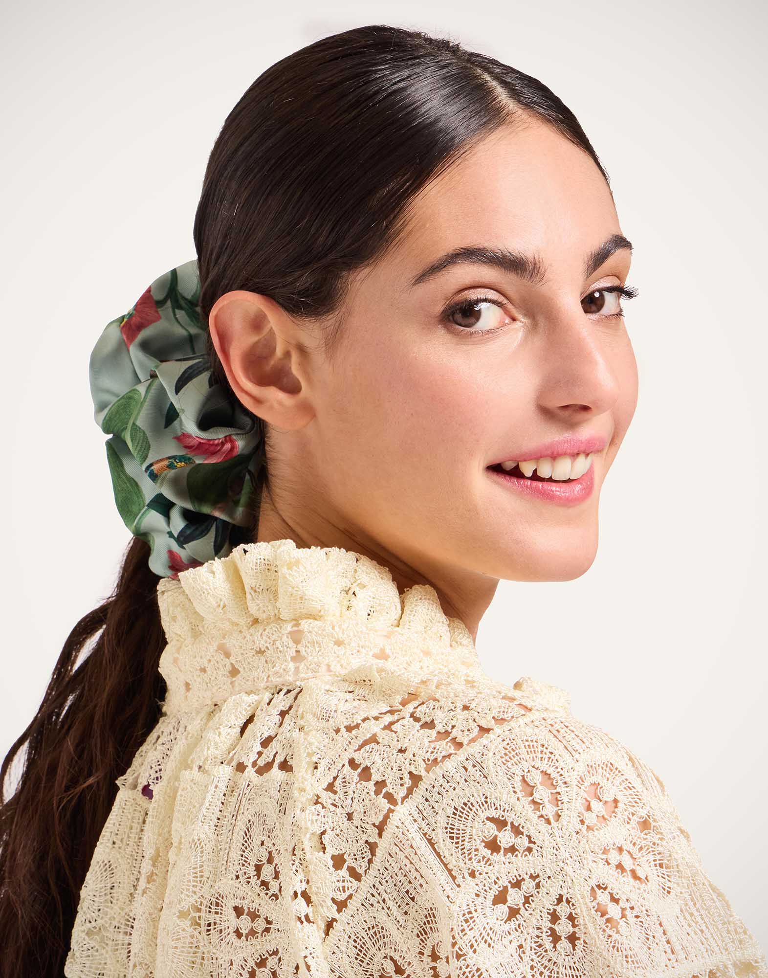 Giga Scrunchie La DoubleJ: Zooflora Light Blue Giga Scrunchie La DoubleJ: Zooflora Light Blue SCR0003SIL001