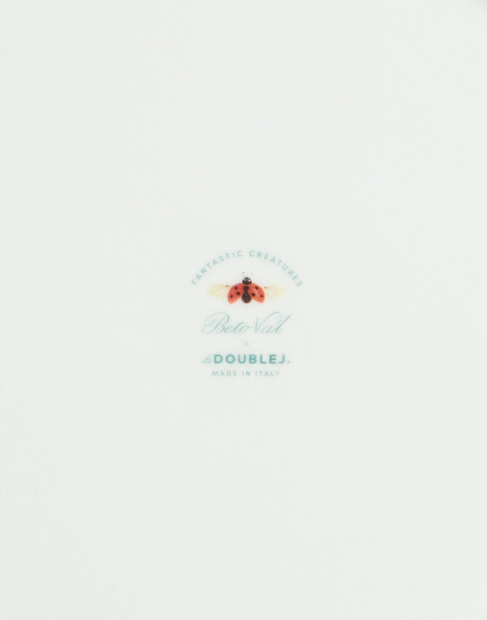 Decorative Plate La DoubleJ: Floroucan Ivory DPL0001CER001