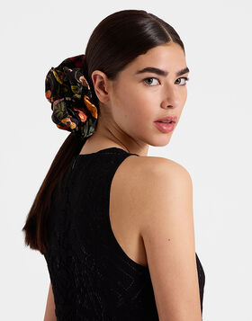 Giga Scrunchie La DoubleJ: Botticelli Black SCR0003FAI004