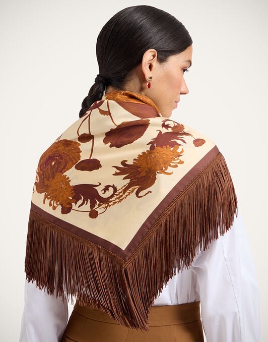 Reversible Fringe Foulard 90 La DoubleJ: Coven Placée Buttercream Reversible Fringe Foulard 90 La DoubleJ: Coven Placée Buttercream SCA0073SIL006