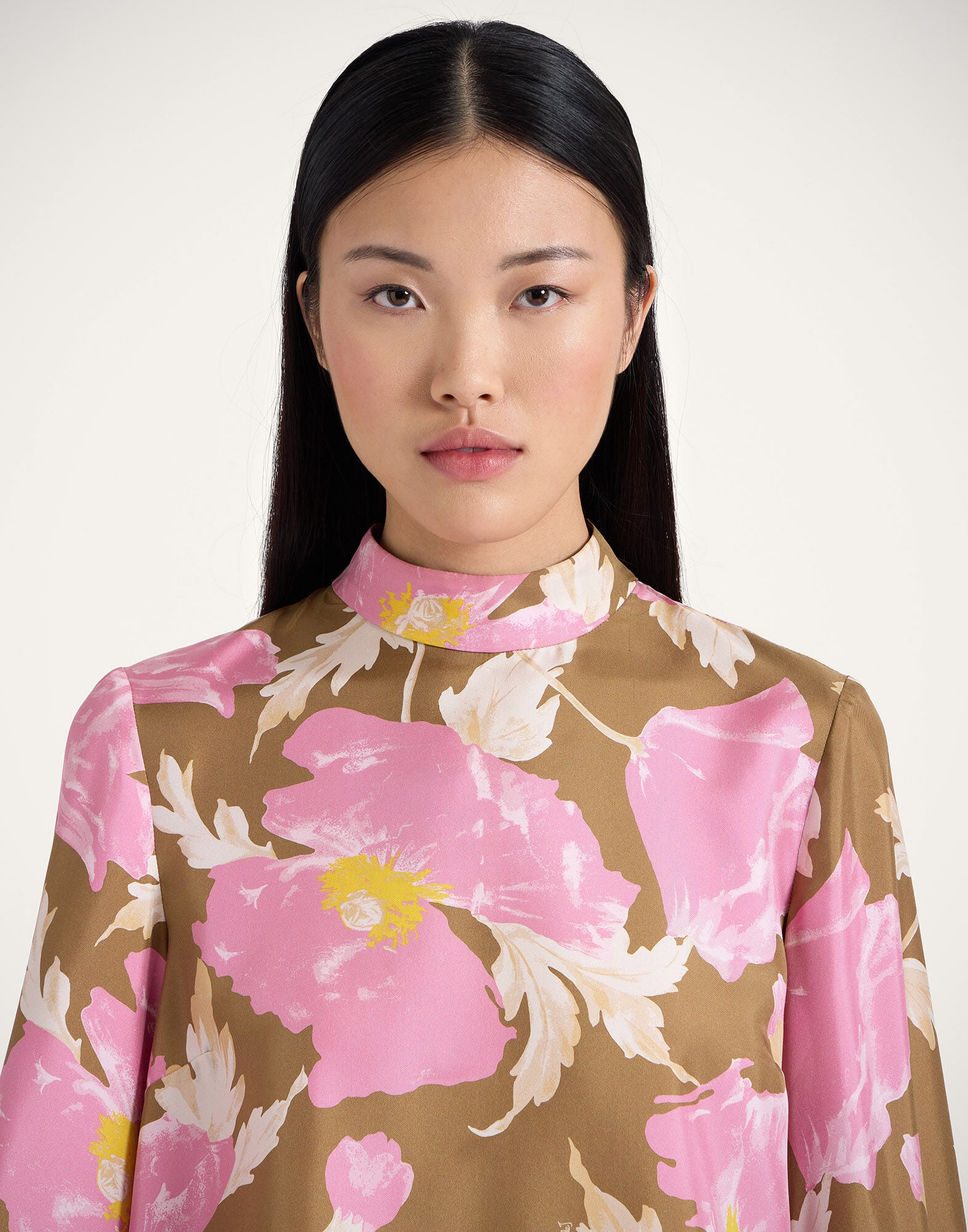Make An Exit Top La DoubleJ: Sylph Khaki Make An Exit Top La DoubleJ: Sylph Khaki TOP0104SIL001
