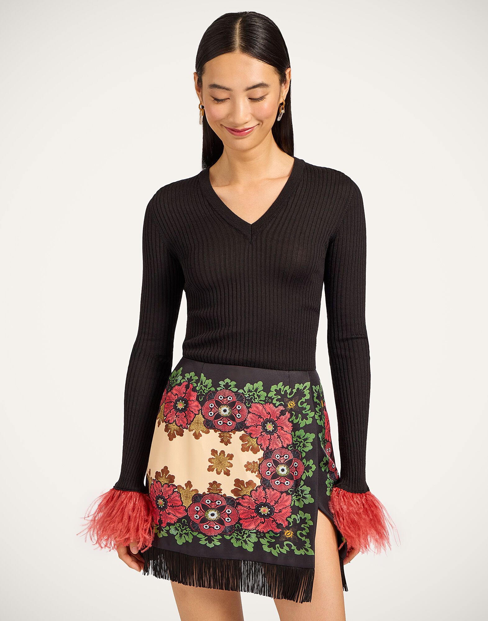 V-Neck High Kick Top La DoubleJ: Solid Black V-Neck High Kick Top La DoubleJ: Solid Black PUL0206KNI122